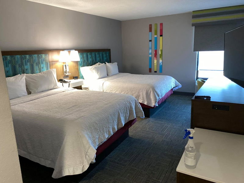 Hampton Inn &amp; Suites Mobiliario sencillo para hotel al por mayor